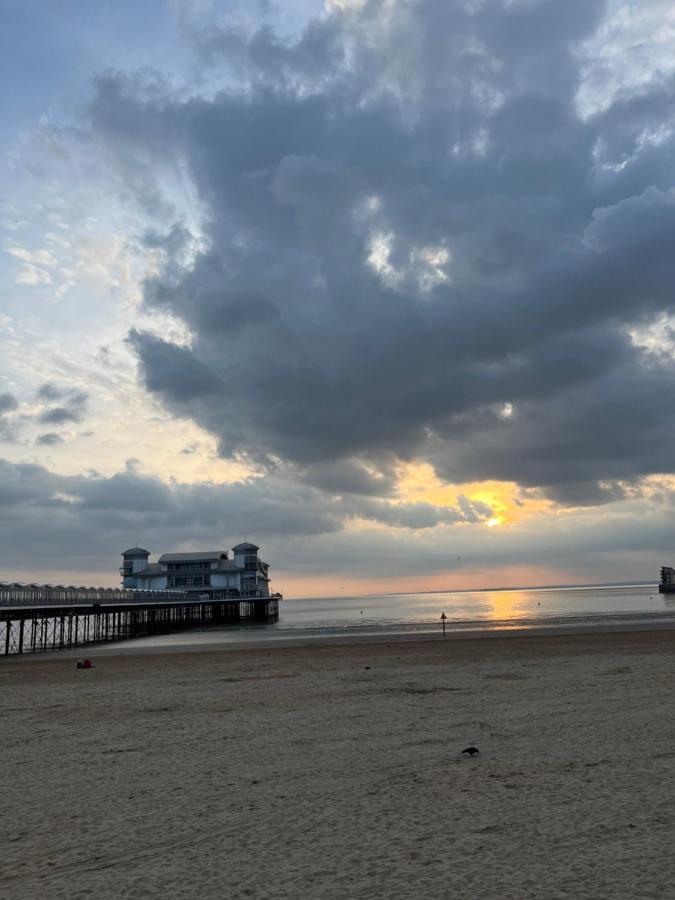 Queenswood Hotel Weston-super-Mare Buitenkant foto